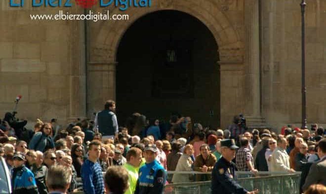 La presunta cómplice, en el funeral de la asesinada