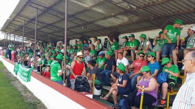 400 incondicionales de todas las edades acompañaron al Atlético a Laredo (Foto: FB Atlético Astorga)
