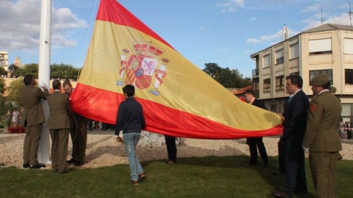 El RALCA 62 desfila con motivo del 75 aniversario de la creación del Regimiento