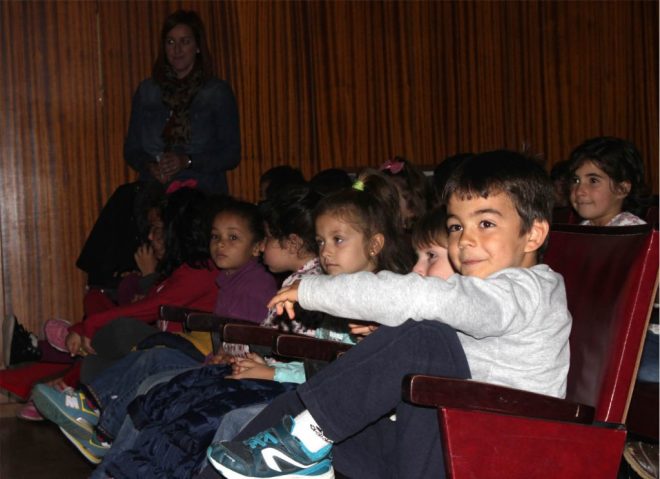 NIÑOS ESPECTADORES2