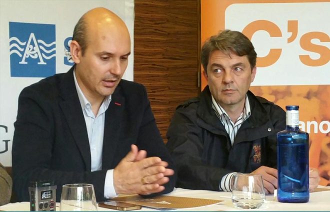 A la izquierda, el coordinador provincial de Ciudadanos, Sadat Maraña (S. G.)