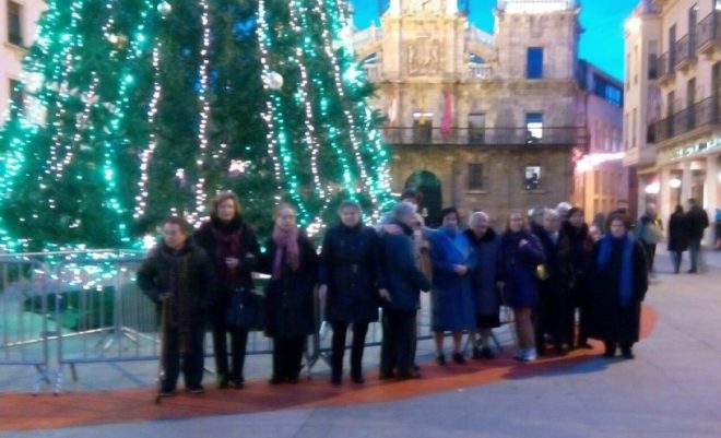 Usuarios del Centro de Alzheimer visitan Astorga (DA)