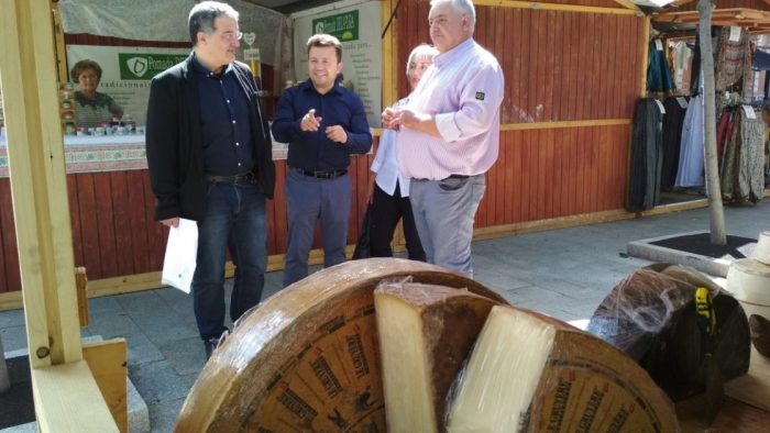 Mercadillo solidario en Astorga para recaudar fondos para la investigación de una enfermedad rara