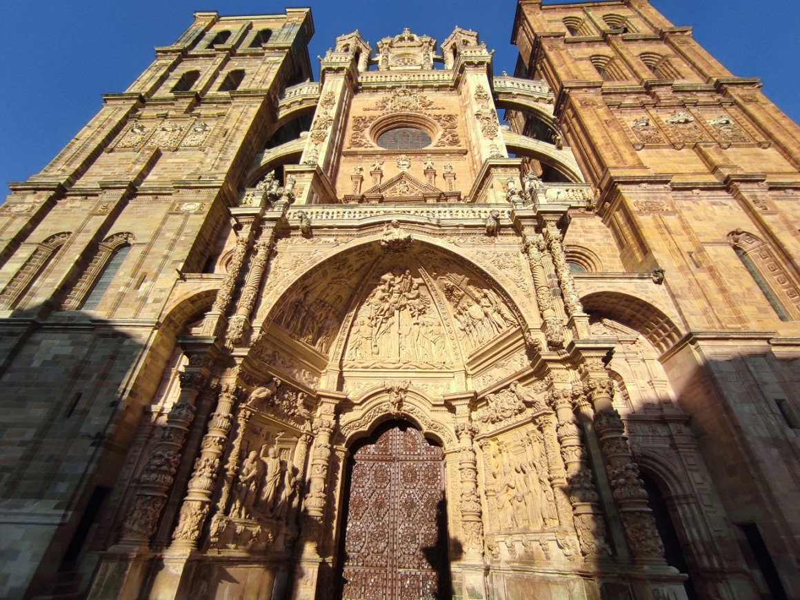 Pórtico de la Catedral de Astorga