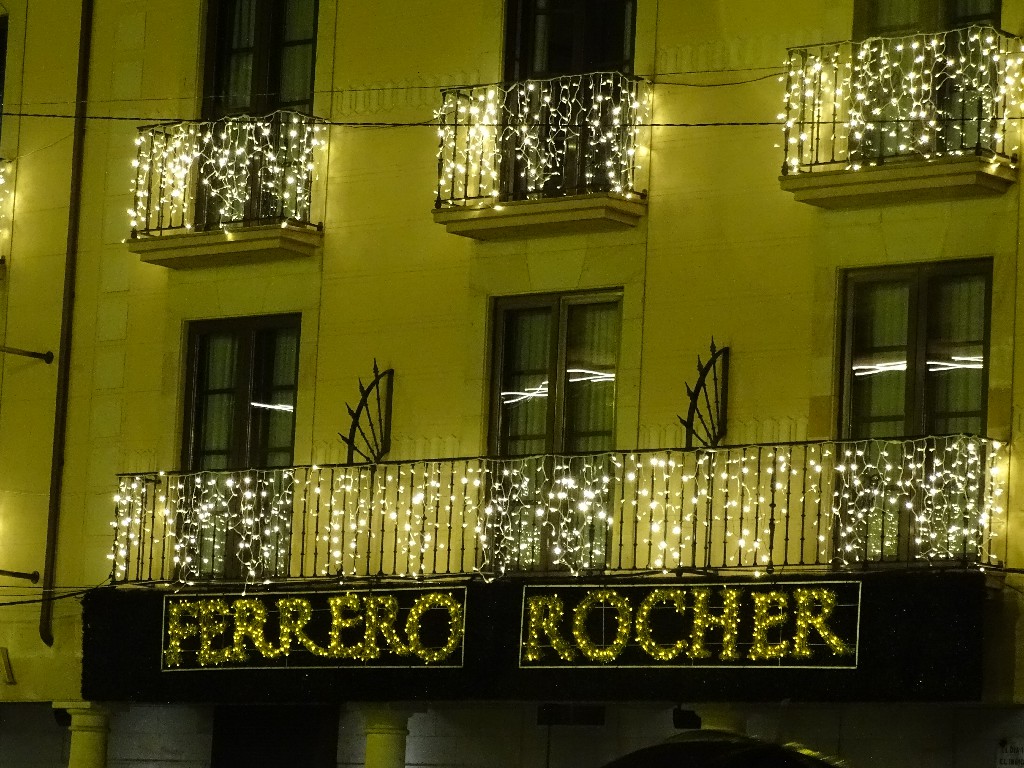 Iluminación Ferrero Rocher en Astorga