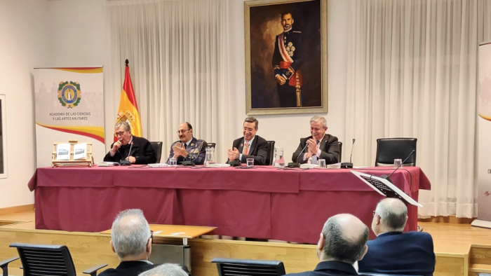 La Academia de las Ciencias y las Artes Militares acoge la presentación del libro ‘Sistemas autónomos y robótica inteligente en Defensa’