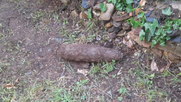 Proyectil de la Guerra Civil encontrado en el patio de una vivienda en Viforcos