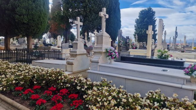 Cementerio de La Bañeza. / AD