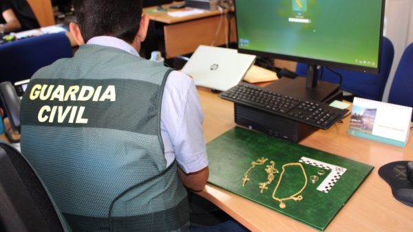 Imagen de archivo de unas joyas recuperadas por la Guardia Civil