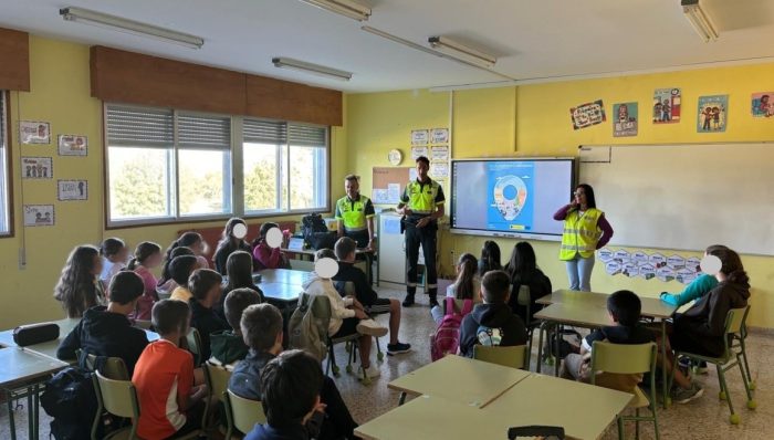 La Guardia Civil de León impulsa la movilidad sostenible en el CEIP ‘Martín Monreal’ de Veguellina de Órbigo