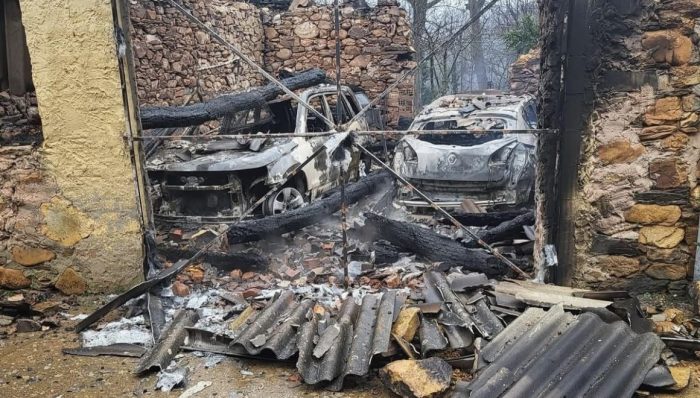 Incendian la casa y dos vehículos de la presidenta de la Junta Vecinal de Villar del Monte