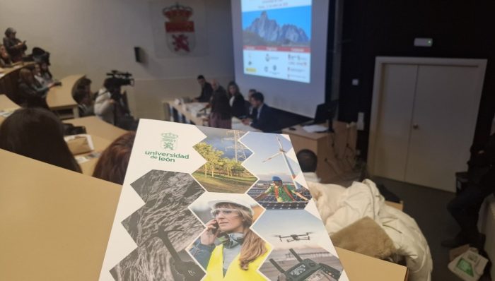 Naia Ángulo del IES Asturica Augusta, segundo premio en la fase local de la VI Olimpiada de Geología