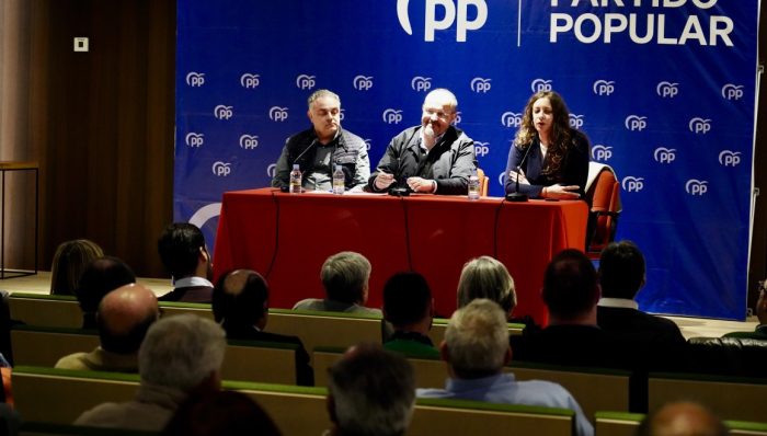 “El Proceso destruyó la sociedad civil catalana y es lo que están haciendo Sánchez y los separatistas en España”, advierte Alejandro Fernández