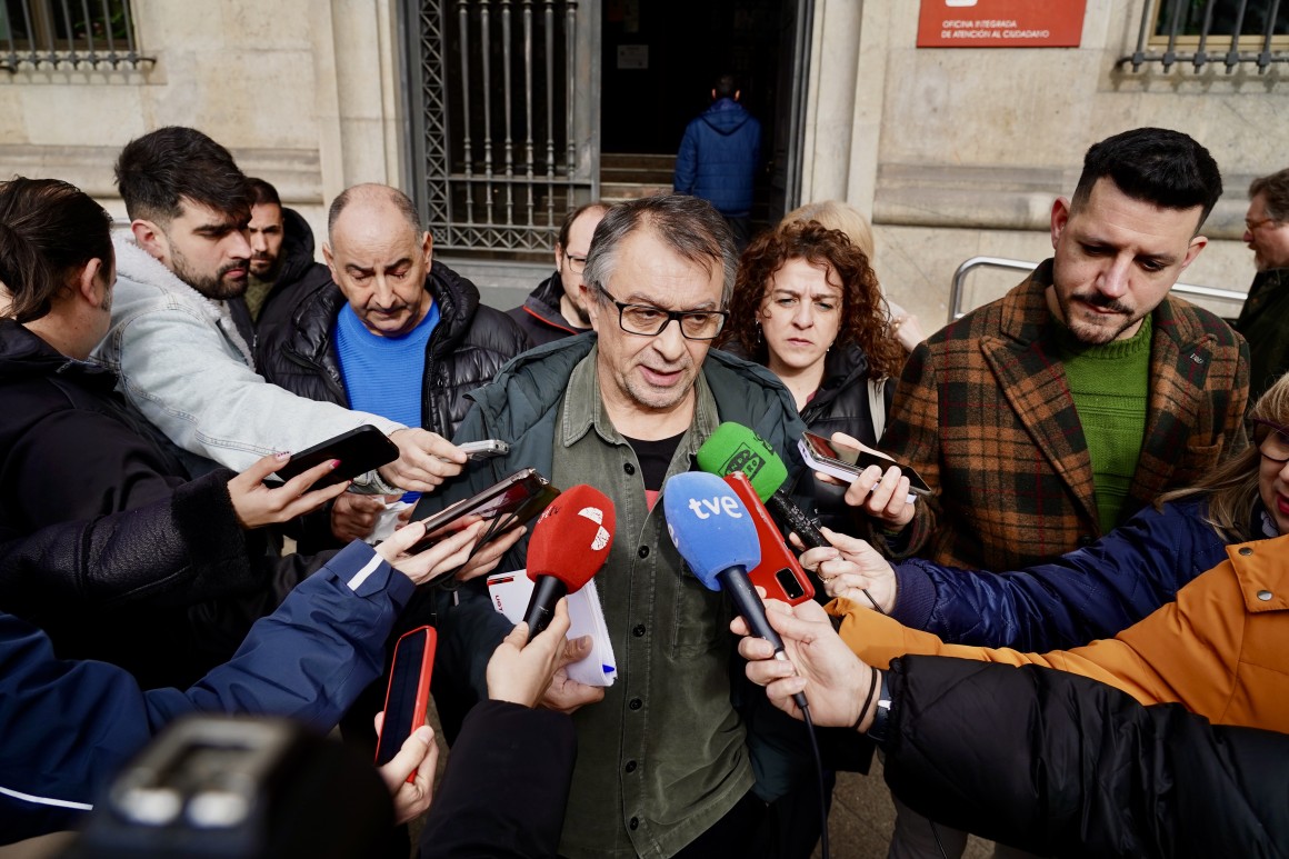 Los sindicatos convocantes de la manifestación por el futuro de León, CCOO, UGT, USO y CGT, informan sobre las cuestiones abordadas en una reunión previa con la Subdelegación del Gobierno en León.