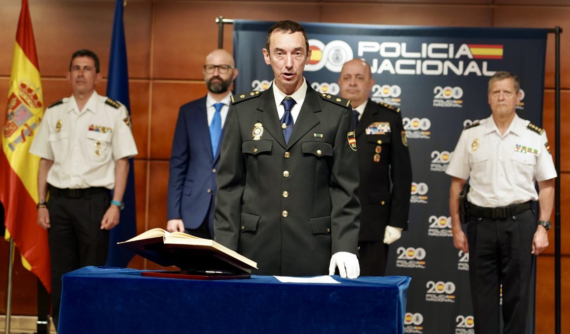 Toma de posesión del nuevo inspector jefe de la Comisaría Local de Astorga, Francisco Javier Martín García