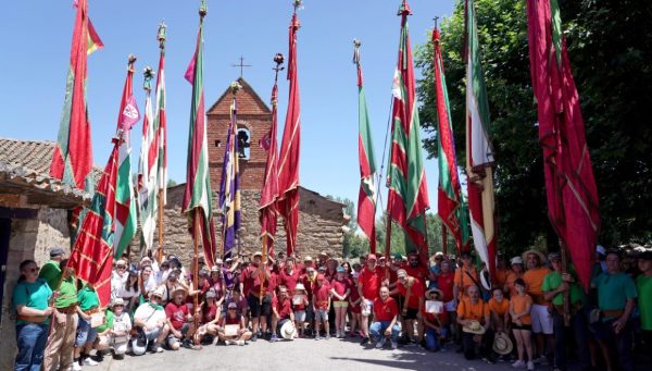 Concentración de Pendones en Oteruelo de la Valduerna. / ICal