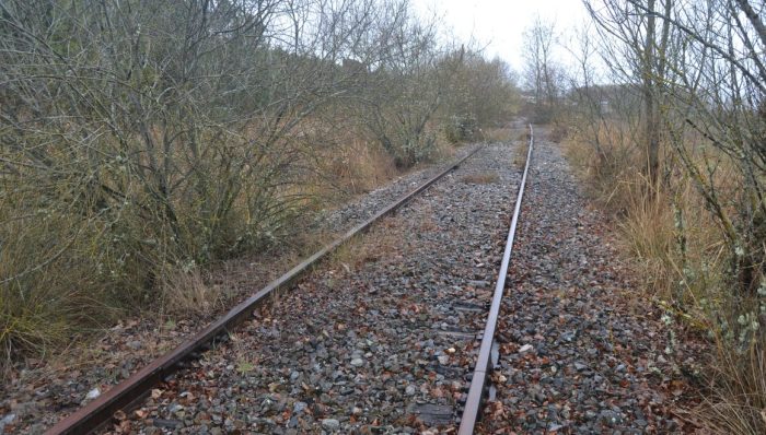 Denuncian la destrucción de 35.000 traviesas válidas para reabrir Astorga-La Bañeza como ramal de mercancías