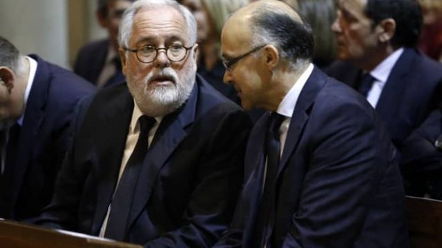 El candidato al Parlamento Europeo por el PP, Miguel Arias CaÒete y el delegado del Gobierno en Castilla y LeÛn, Ramiro RuÌz Medrano, asisten al funeral de la presidenta de la DiputaciÛn de LeÛn, Isabel Carrasco. LeÛn 13-5-14. POOL / ICAL El candidato al Parlamento Europeo por el PP, Miguel Arias Ca??ete y el delegado del Gobierno en Castilla y Le??n, Ramiro Ru??z Medrano, asisten al funeral de la presidenta de la Diputaci??n de Le??n, Isabel Carrasco. Le??n 13-5-14. POOL / ICAL