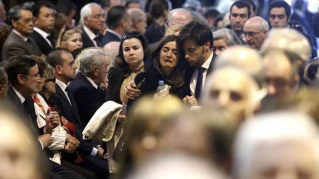 La hija de Isabel Carrasco, visiblemente afectada durante el funeral de su madre. LeÛn 13-5-14. POOL / ICAL La hija de Isabel Carrasco, visiblemente afectada durante el funeral de su madre. Le??n 13-5-14. POOL / ICAL